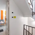 Guesthost - Caronda Mezzanine 아파트 카타니아