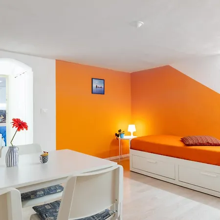 Guesthost - Caronda Mezzanine Apartment Catania