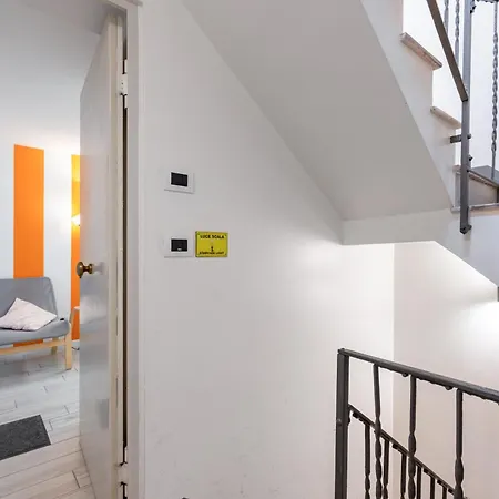 Guesthost - Caronda Mezzanine Apartment Catania